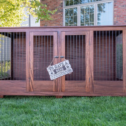 XXL Double Kennel in solid mahogany lumber - Dog Kennels And Crates