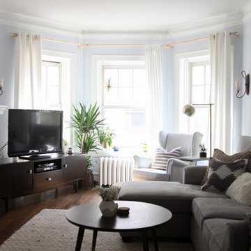 My Houzz: Bright and Airy 1920s Chicago Walk-Up Apartment