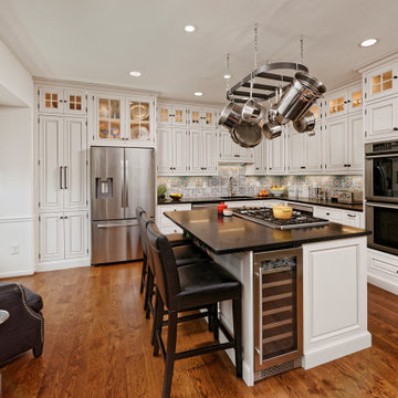Award-Winning Kitchen Balloon Valance: Unifying Design