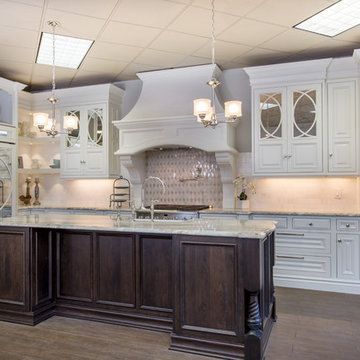 classic front display - traditional, showroom display