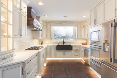 Kitchen - contemporary kitchen idea in Other