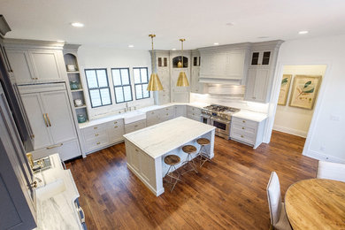 Example of a country kitchen design in Louisville