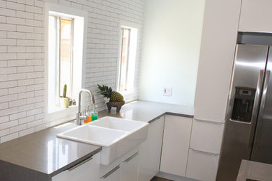 Example of a trendy kitchen design in Los Angeles