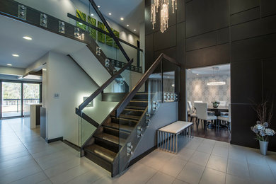 Inspiration for a contemporary home design remodel in Toronto