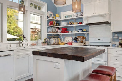Arts and crafts kitchen photo in Seattle