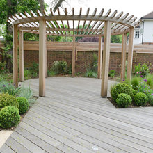 585 11th Street - Pergola