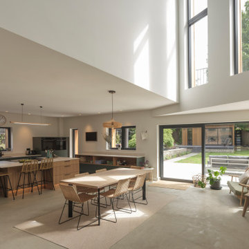 Kitchen dining area