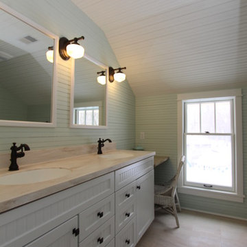 Lake House Bathroom 3