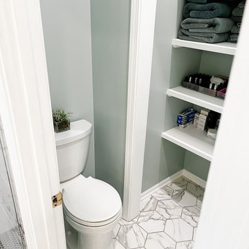Bold Master Bathroom