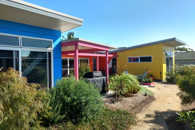 Colourful Courtyard House
