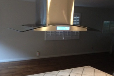 Elegant kitchen photo in Los Angeles