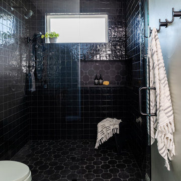 The Noir Retreat | Upstairs Bathroom