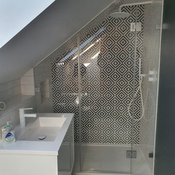 Shower enclosure in Reading