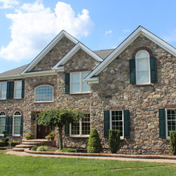 QuarryCut Stone - 50%Brown 50%Dark - Irregular 3 - Siding And Stone Veneer