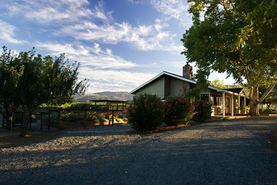 Example of a transitional exterior home design in San Francisco