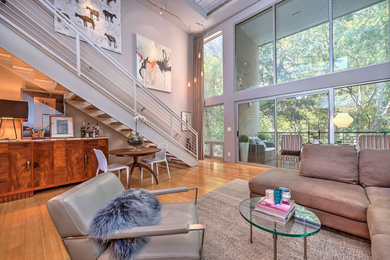 Living room photo in Atlanta