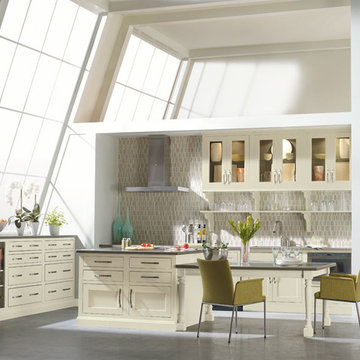 Decorá Cabinets: Contemporary Kitchen