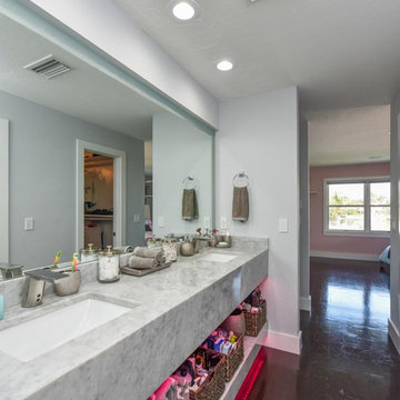 High End Beautiful White Marble Bathroom