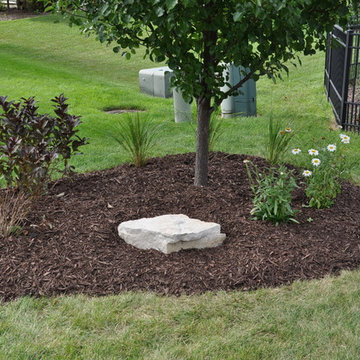 Yorkville - Landscaping Berm