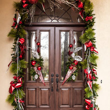 Wreath & Holiday Decor