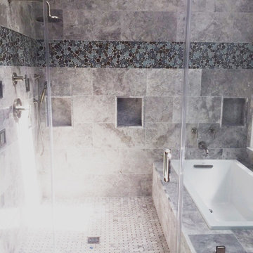 McCormick Main Bath