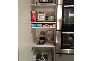 Example of a zen kitchen design in Vancouver