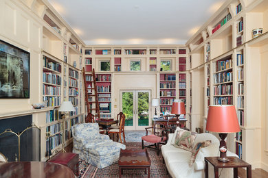 Inspiration for a timeless living room remodel in Boston