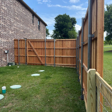 Blue Ridge, TX - Farm & Ranch fence and custom wood privacy fence combo
