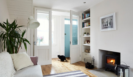 Houzz Tour: Smart Design Tricks Make a Tiny House Feel Bigger