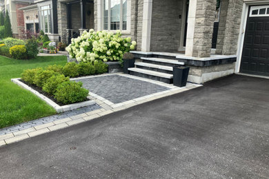 Inspiration for a landscaping in Toronto.