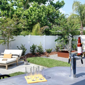Jacksonville Beach Contemporary Backyard