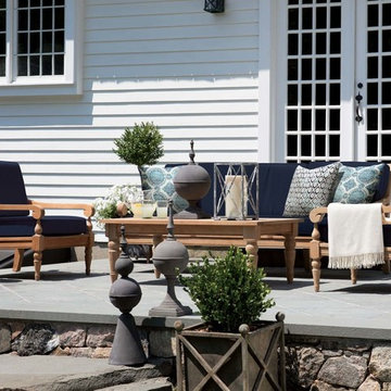 Outdoor Chat Room