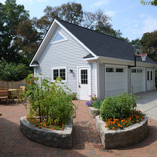 Klassisches Patio mit Gemüsegarten in Grand Rapids