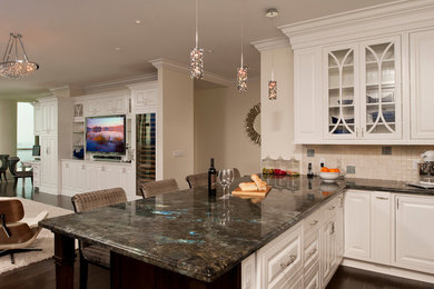 Elegant kitchen photo in New York