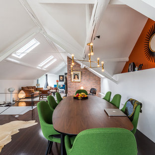 ナンシーのエクレクティックスタイルのLDKの画像 (白い壁、濃色無垢フローリング、暖炉なし)