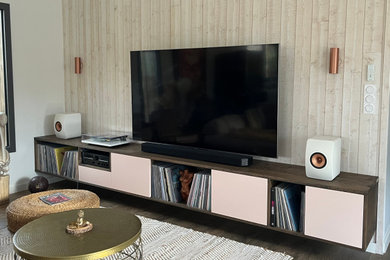 Meuble télé suspendu chêne fumé et médium