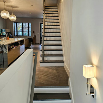 Project #112 | Traditional Staircase with Continuous Rail System