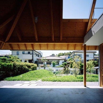 ナガレノイエ ―大きな屋根とテーブルの家