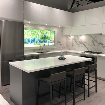 Sales Center Display- Richmond