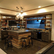 Bar / Entertainment