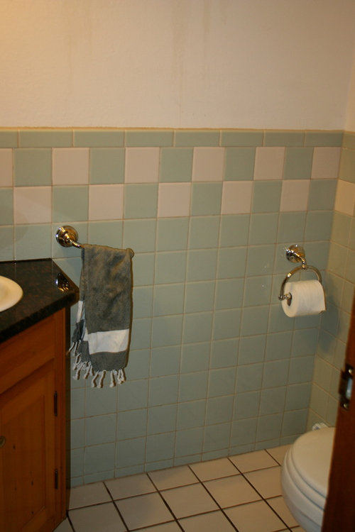 Challenge update mintgreen powder room on a budget