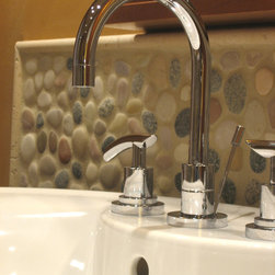Island Stone pebble bathroom design - Tile