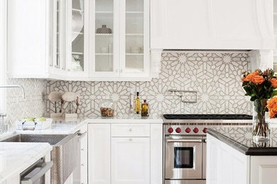 Kitchen - eclectic kitchen idea in Jacksonville
