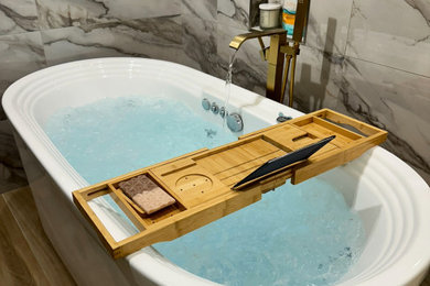 Minimalist bathroom photo in Seattle