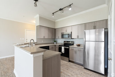 Kitchen - kitchen idea in Dallas