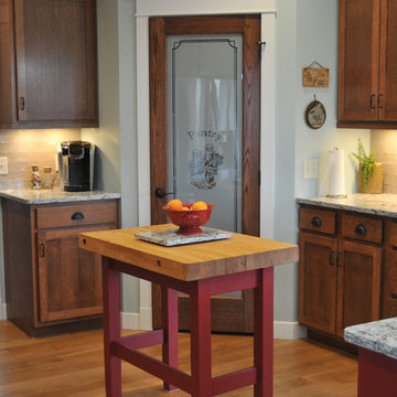 Easy access to corner pantry