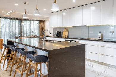 This is an example of a modern kitchen in Brisbane.
