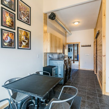Off-Grid Barn Home Apartment - Canon City, CO