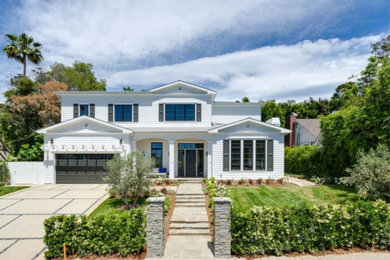 Elegant home design photo in Los Angeles