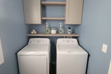 Country laundry room photo in Other
